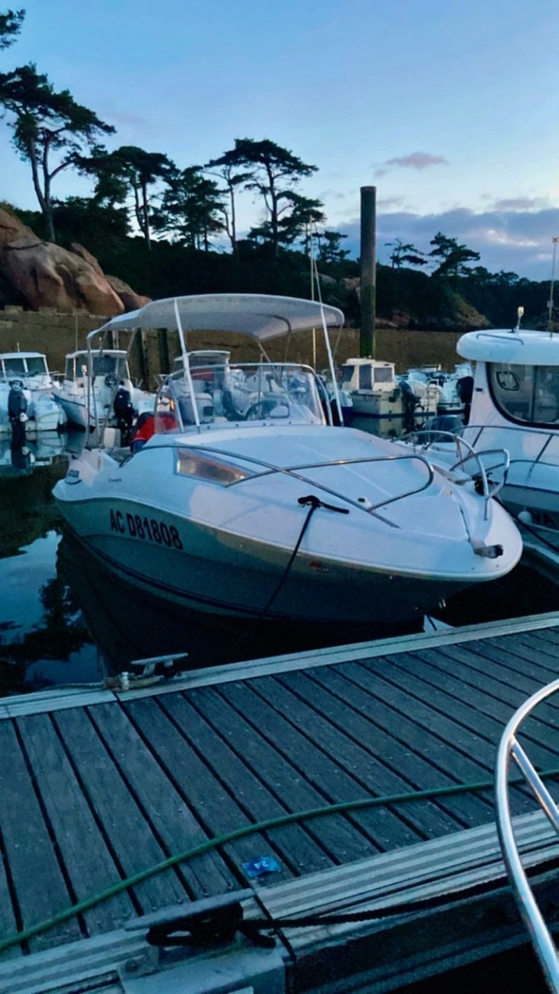 Billet Location de bateau - Quicksilver 555 WA Commander (Motorboat)