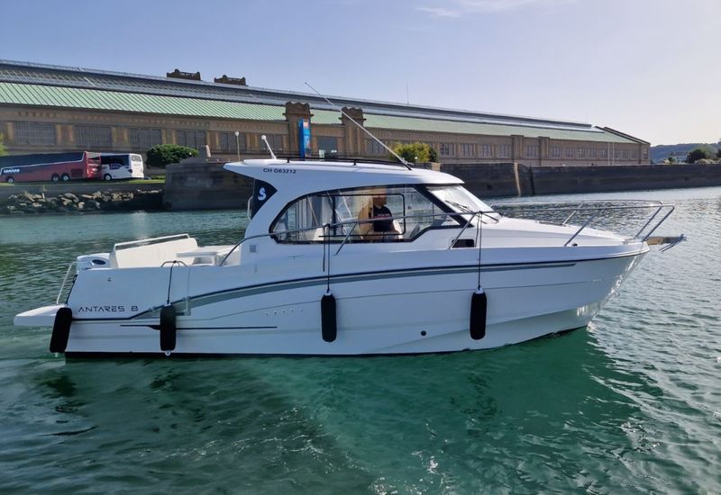 Billet Location de bateau - Bénéteau Antares 8 OB (Motorboat)