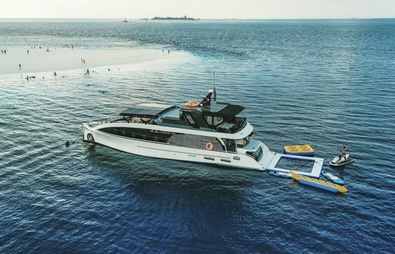 Billet Location de bateau - Custom Made 6HYM-WET (Yacht)