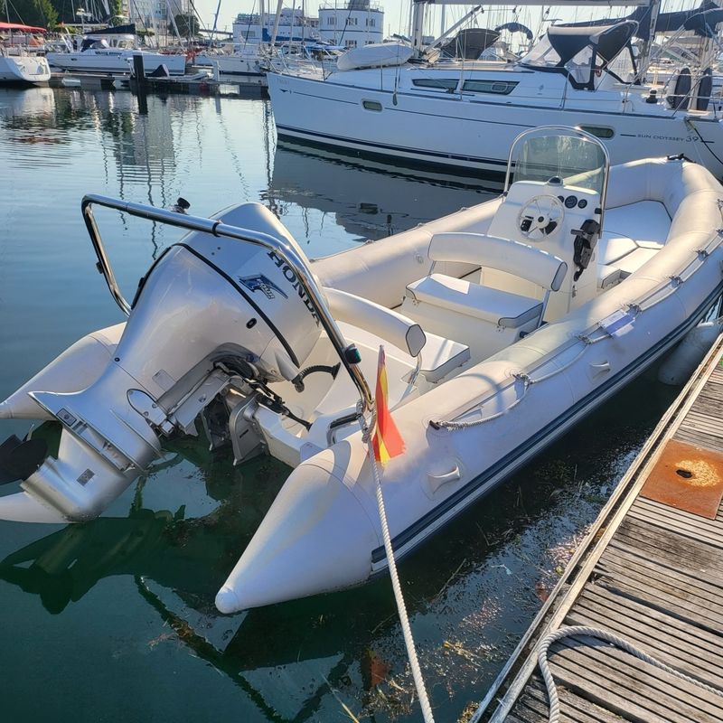 Billet Location de bateau - Bombard Explorer 640 SB (Semi-rigid)