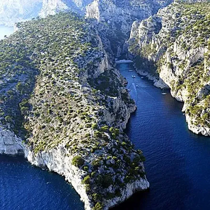 Billet Baptême en Hélicoptère - Survol des Calanques de Marseille