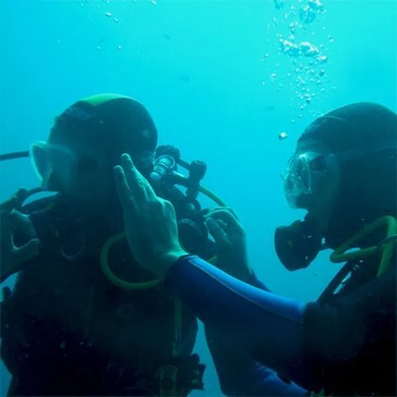 Billet Baptême de Plongée en Combinaison Étanche à Saint-Malo