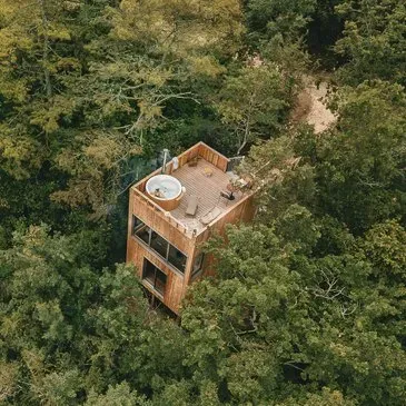 Billet Cabane dans les Arbres avec Jacuzzi Privatif près d'Agen