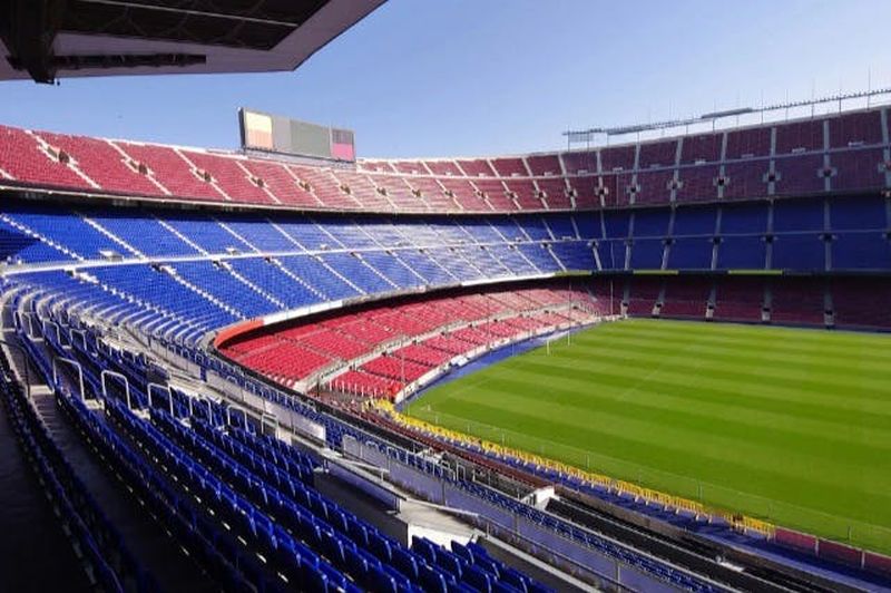 Billet Barcelone : Visite guidée de 4 stades de football et 2 musées + transferts + boissons