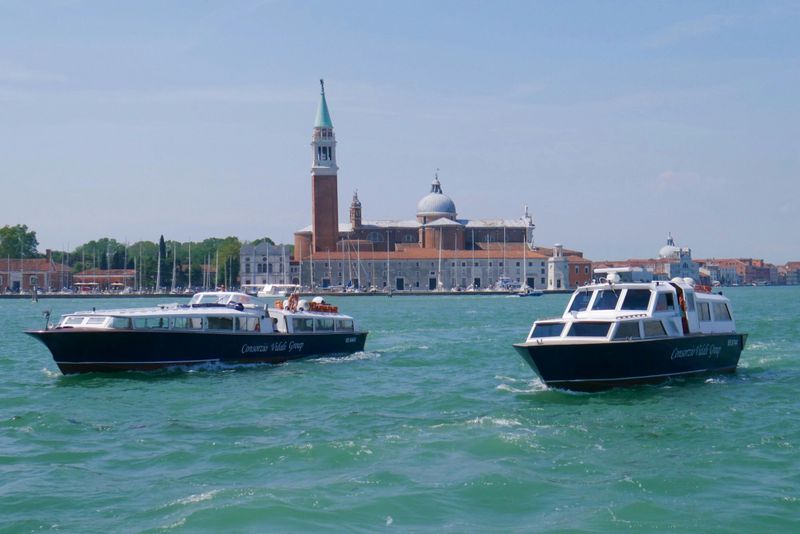 Billet Transfert en bateau de Piazzale Roma à San Marco avec guide