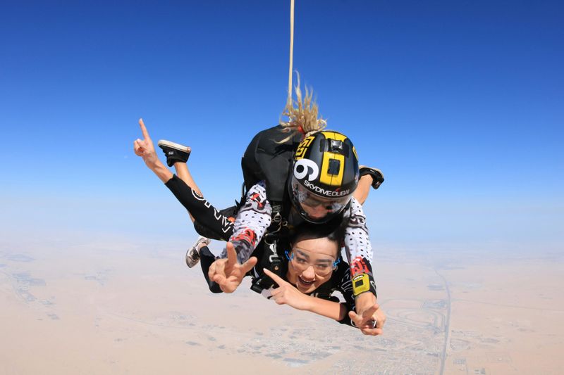 Billet Dubaï : Saut en parachute au-dessus du désert de Dubaï + Photos et vidéo