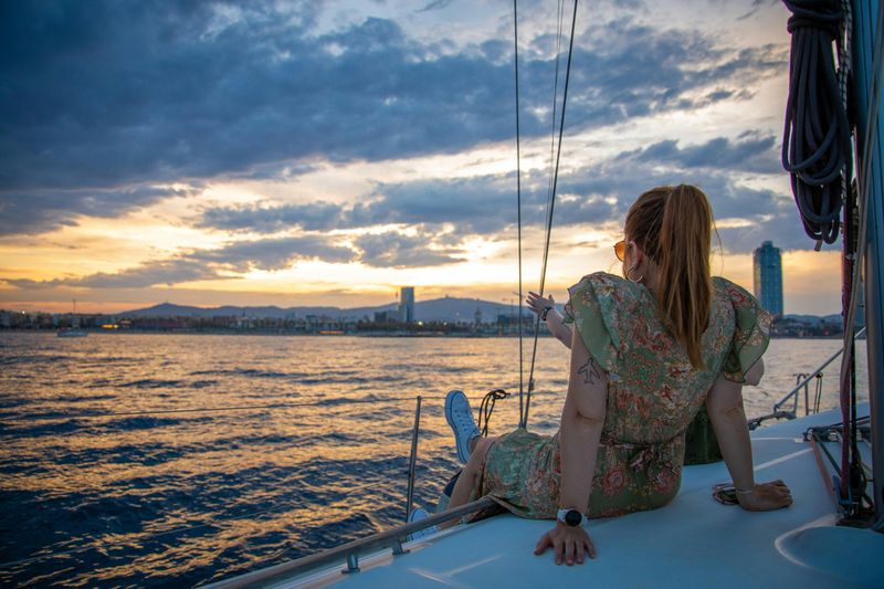 Billet Barcelone : Voile au coucher du soleil + collations et boissons