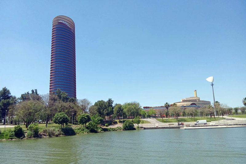 Billet Séville : Croisière en bateau + déjeuner ou dîner à 5 plats + boissons illimitées