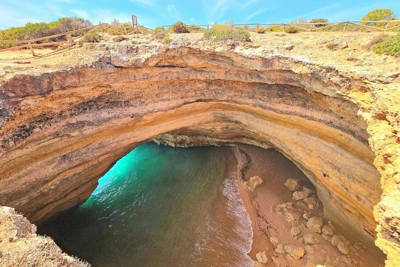 Billet Grotte de Benagil, plage de Marinha et Algar Seco : visite guidée depuis Faro