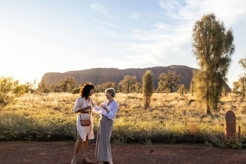 Billet Uluru : Excursion au coucher du soleil + transferts + vin mousseux et collations légères
