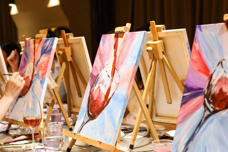 Billet Séville : Wine Gogh Glow Academy Atelier guidé de peinture et de vin