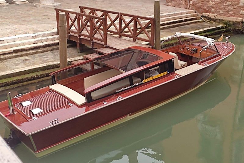 Billet Venise : Taxi fluvial privé depuis/vers la gare Santa Lucia et votre hôtel