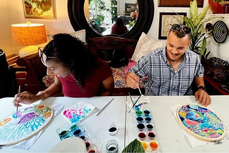 Billet Activité de peinture et création d'art batik avec un artiste malaisien