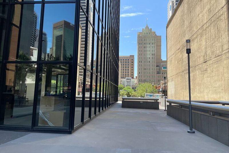 Billet Dallas au pays des merveilles : une visite à pied autoguidée de Dallas