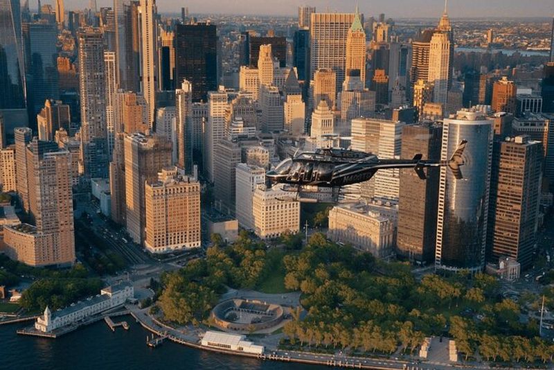 Billet NY Helicopter Tour : New York City Skyline (frais d'aéroport inclus)