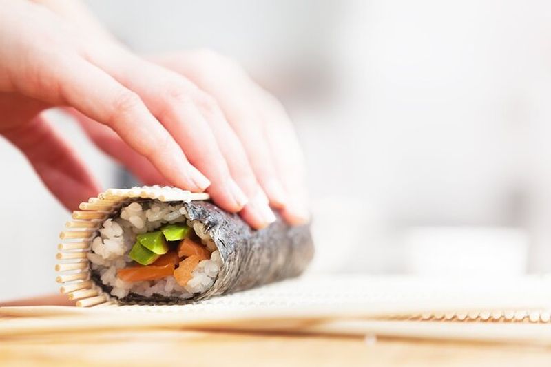 Billet Cours de cuisine de sushis dans une distillerie locale à Chicago