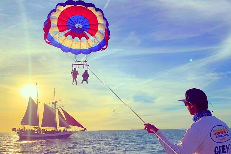Billet Parachutisme au-dessus du port maritime historique de Key West