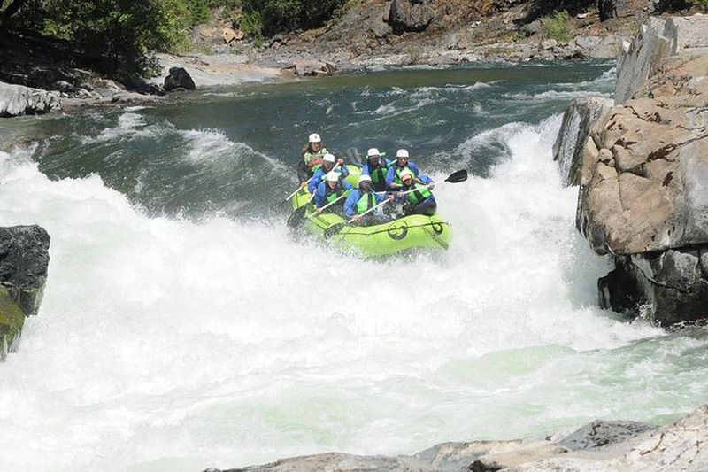 Billet North Yuba River - Excursion d'une journée en rafting (classe 4+)
