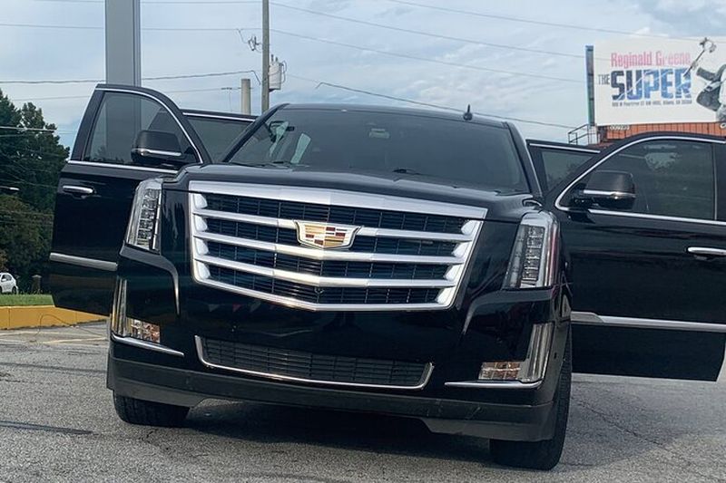 Billet Service horaire de SUV noir et transferts aéroport de luxe