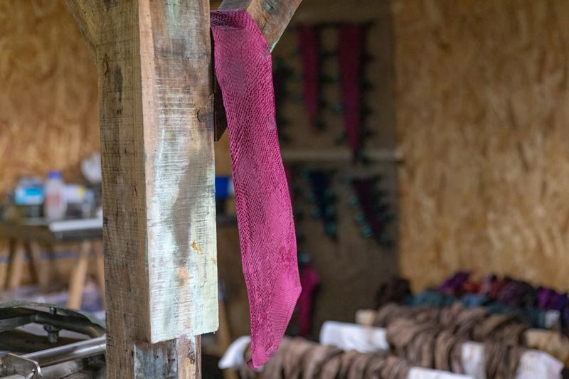 Billet Atelier - Découvrez le tannage végétal du cuir marin