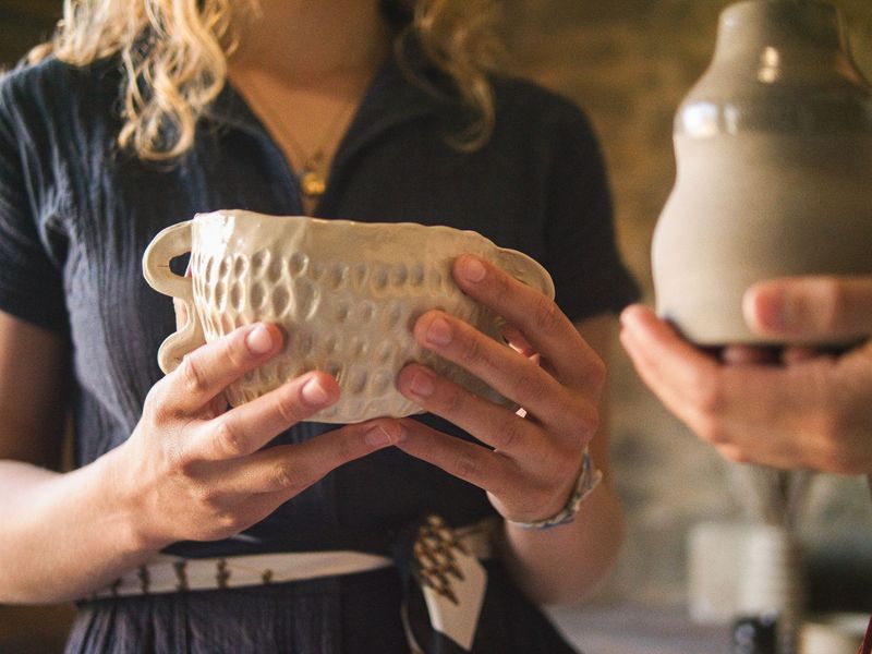 Billet Atelier - Modelez votre vase en grès blanc
