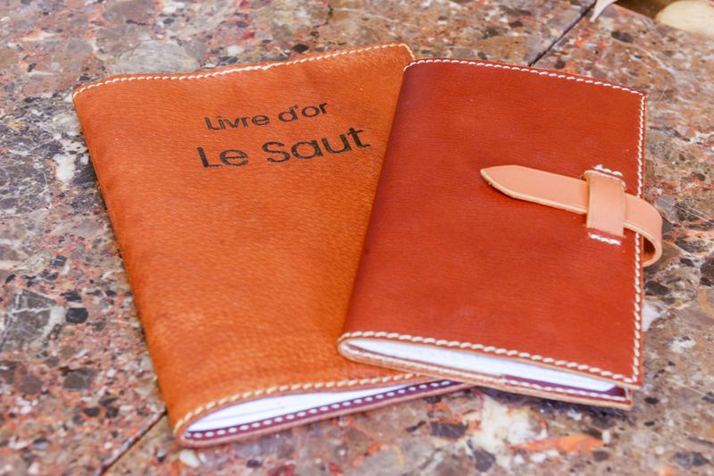 Billet Atelier - Fabriquez votre couverture de carnet en cuir