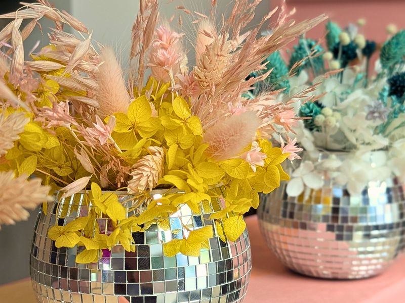 Billet Atelier - Composez votre boule disco en fleurs séchées