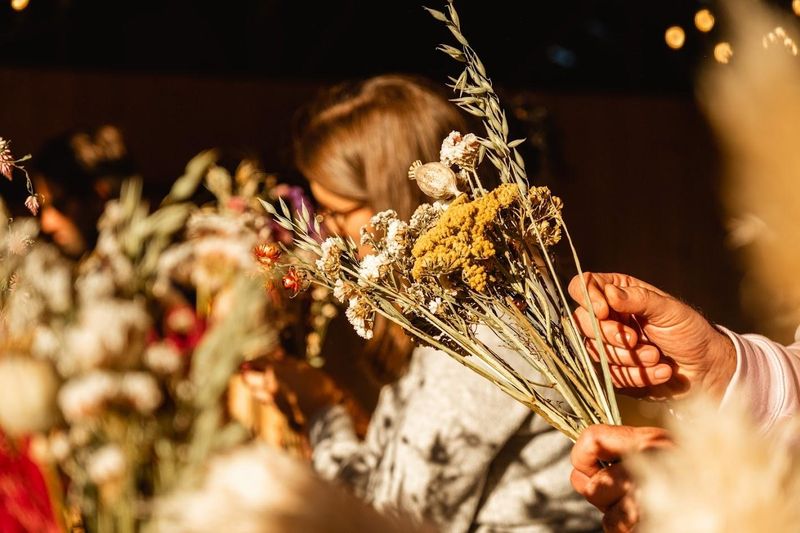 Billet Atelier - Réalisez une composition florale de saison