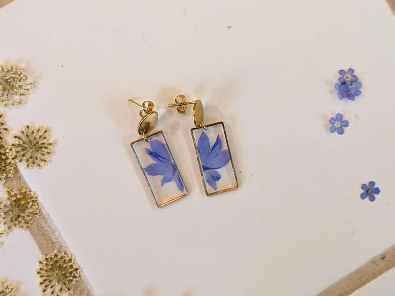 Billet Atelier - Réalisez votre bijou en résine et en fleurs pressées