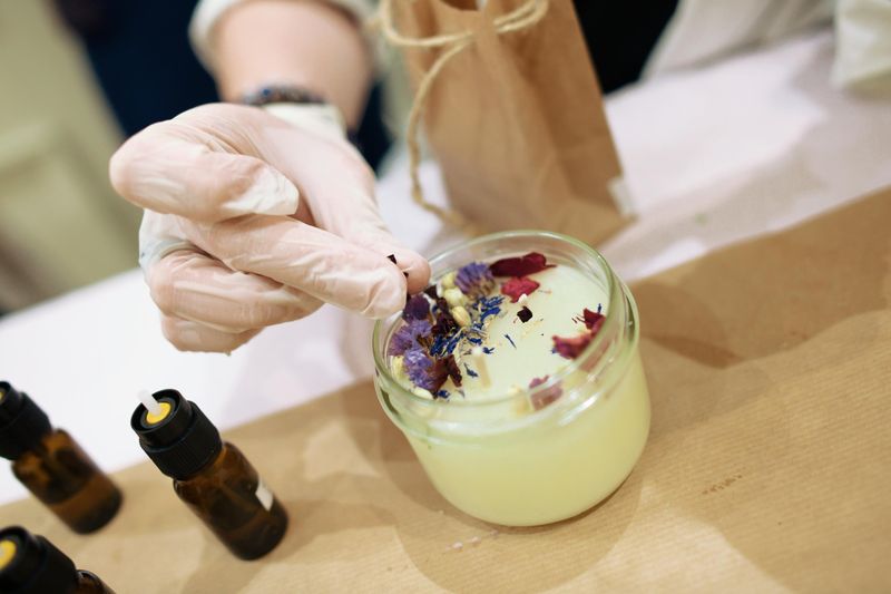 Billet Atelier - Réalisez votre bougie fleurie