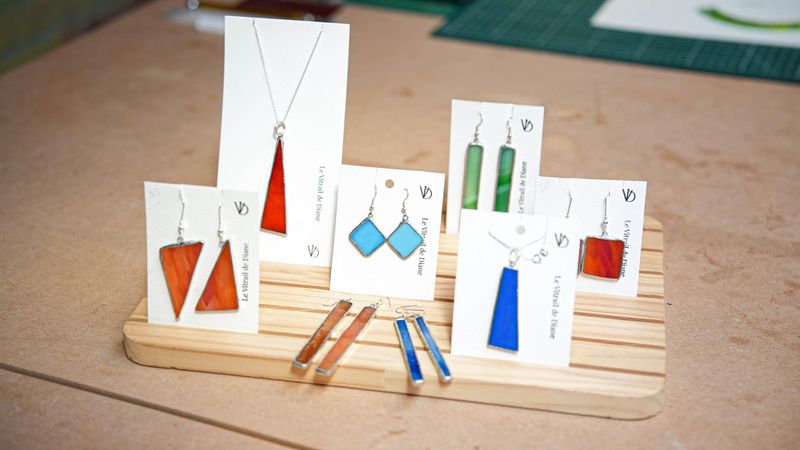 Billet Atelier - Réalisez vos boucles d'oreilles en vitrail