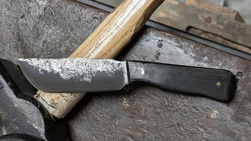 Billet Atelier - Réalisez votre couteau droit