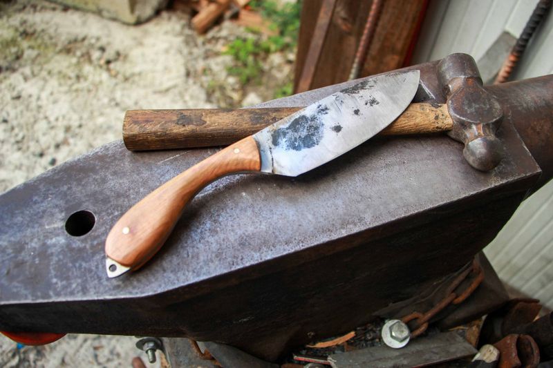 Billet Atelier - Réalisez votre couteau droit