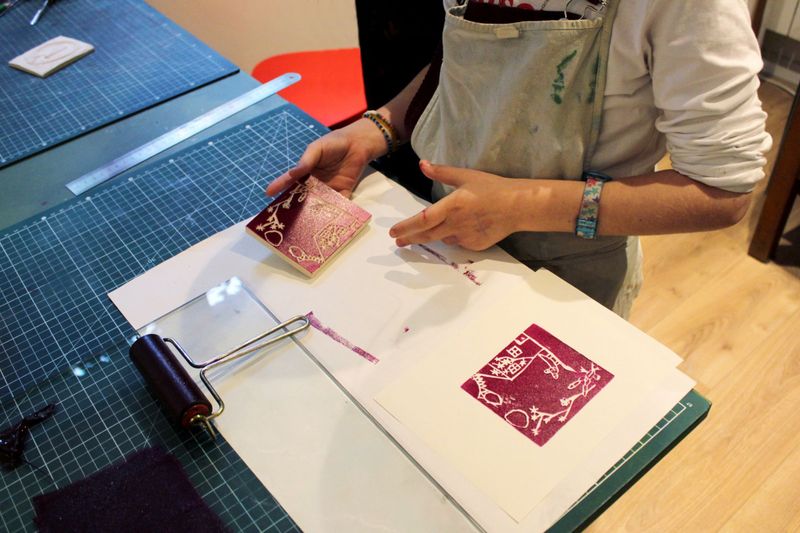 Billet Atelier - Créez une impression gravure sur sac en famille