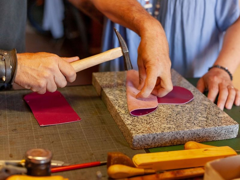 Billet Atelier - Fabriquez votre porte-monnaie en cuir