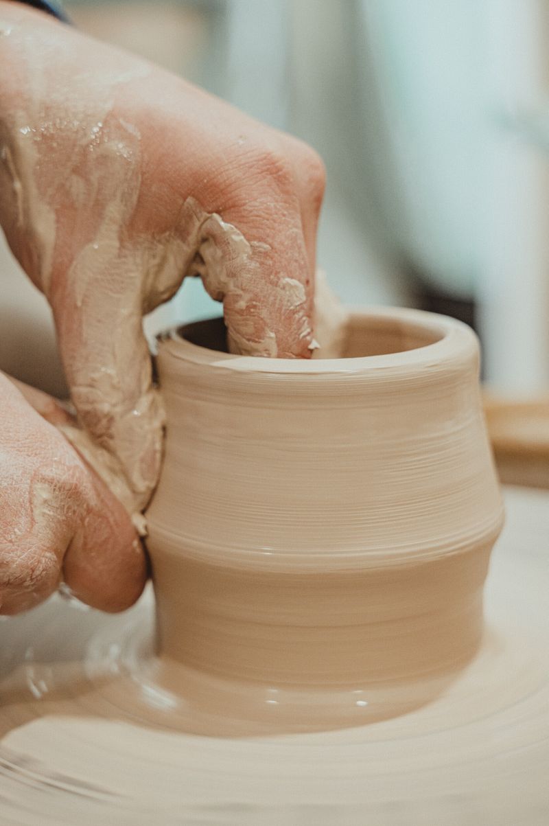 Billet Atelier - Initiez-vous au tour de potier sur une journée