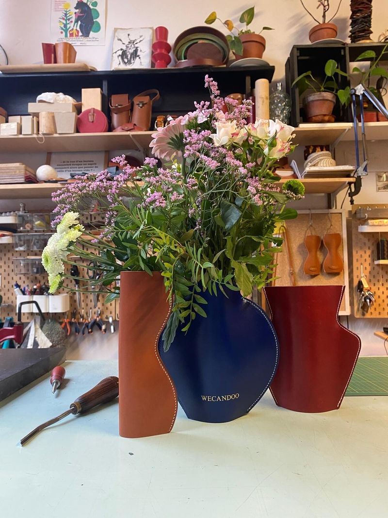 Billet Atelier - Réalisez votre vase en cuir en point sellier