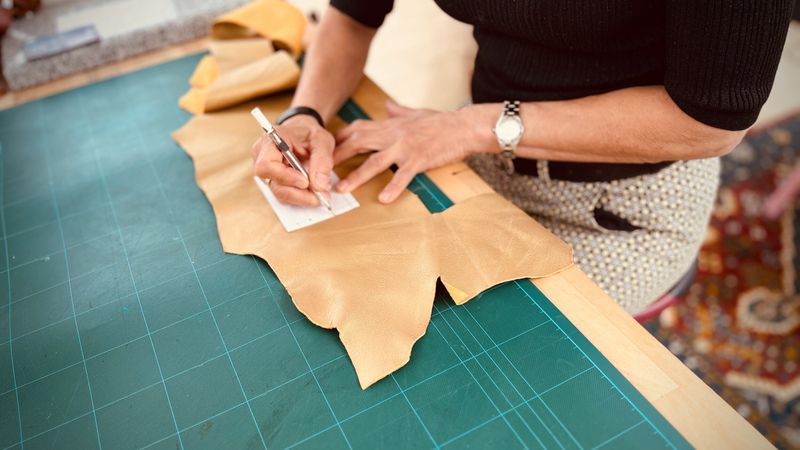 Billet Atelier - Fabriquez votre porte-cartes en cuir