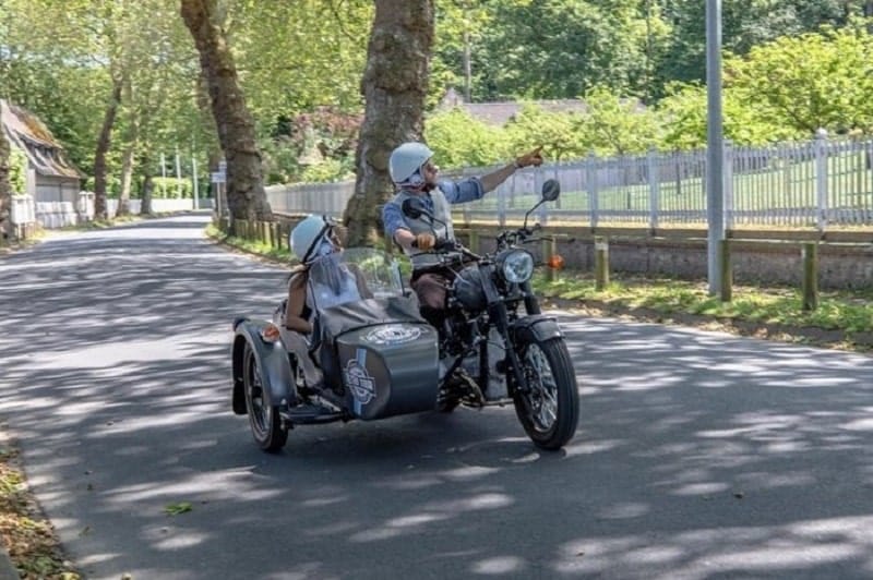 Sillonner les vignobles en side-car vintage
