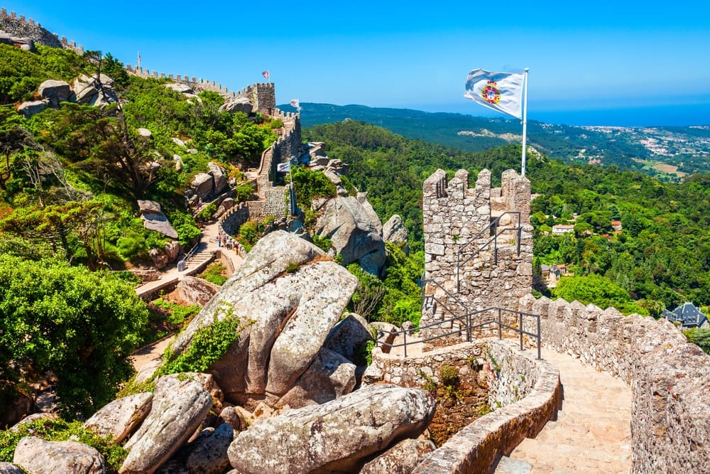 Vue panoramique du Château des Maures à Sintra, l'un des monuments célèbres près de Lisbonne