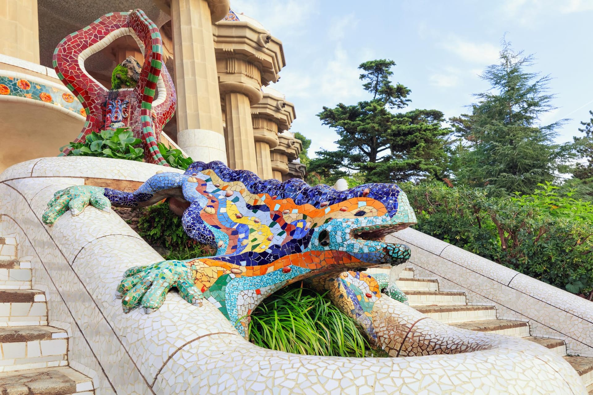 Fontaine avec sculpture de salamandre au Parc Güell, Barcelone
