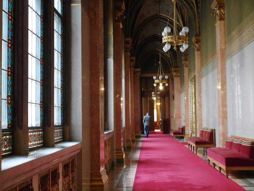 Couloirs du Parlement hongrois