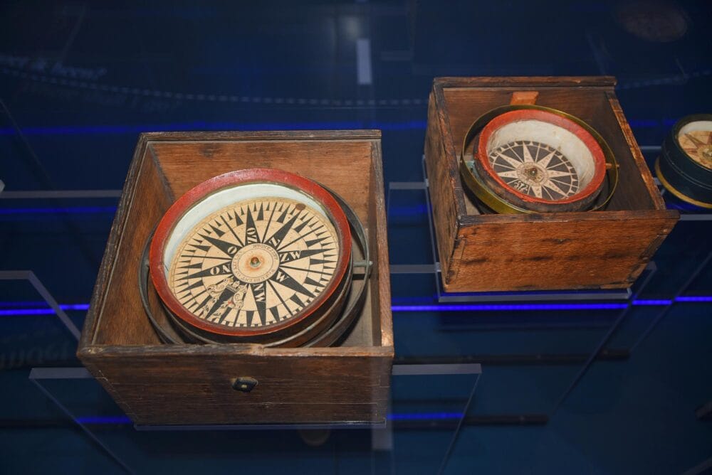instruments de navigation au musée maritime d'Amsterdam