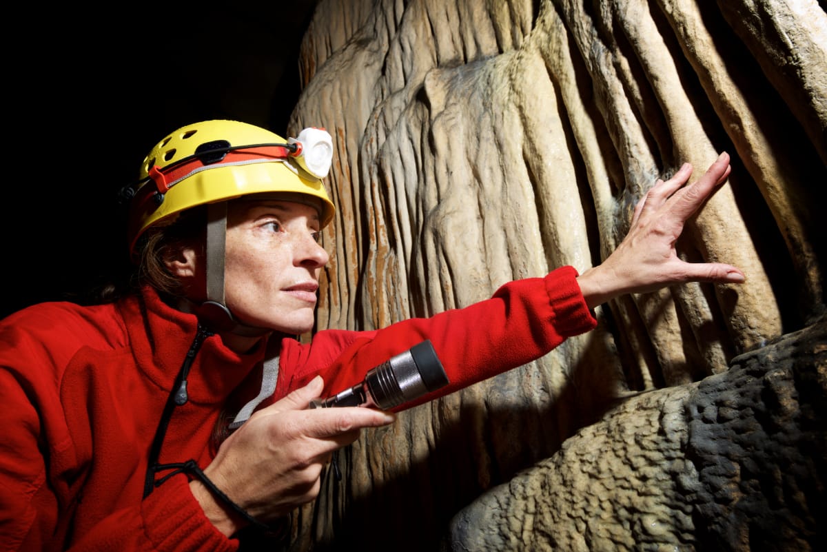Explorer les grottes et avens des Gorges de l'Ardèche