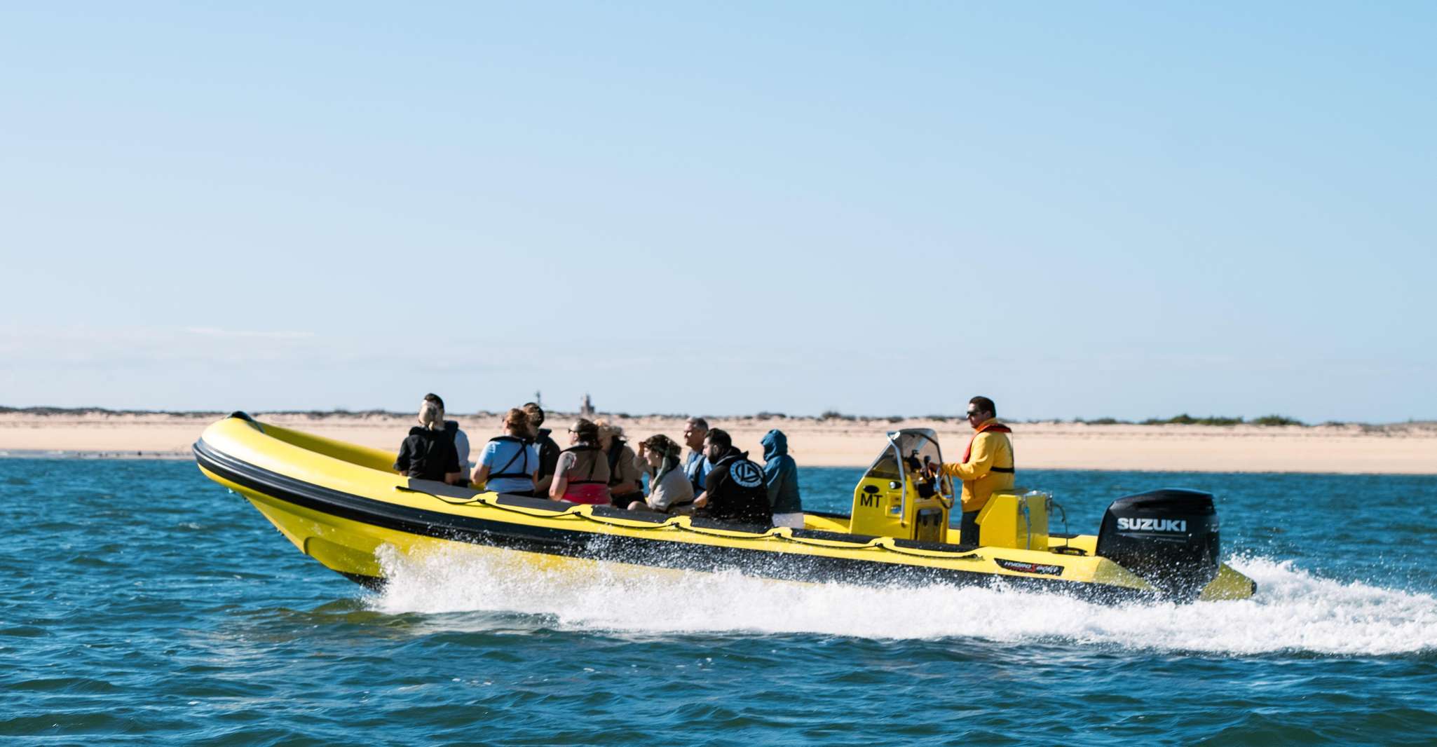 Naviguer et découvrir la destination depuis la mer