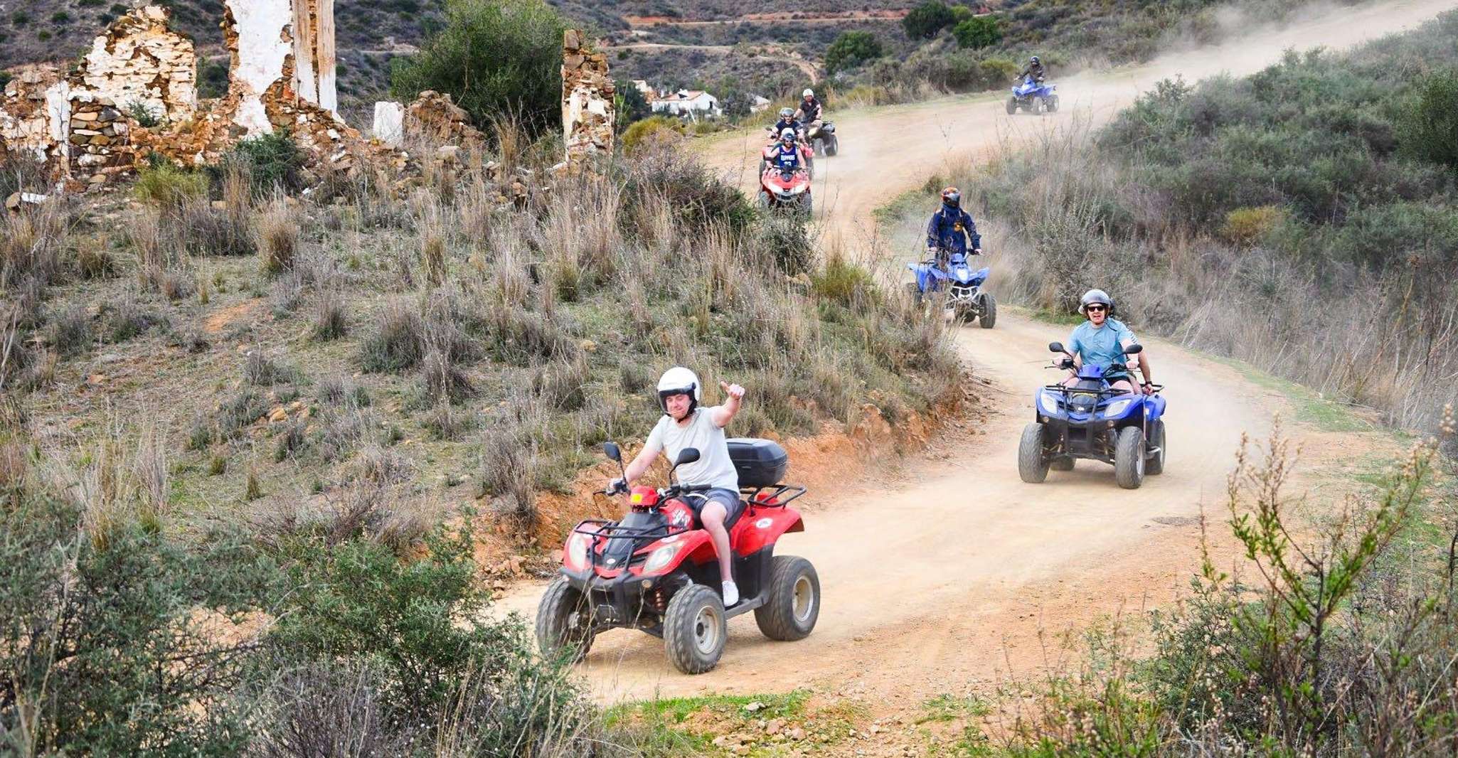 Dévaler les pistes et terrains naturels en quad