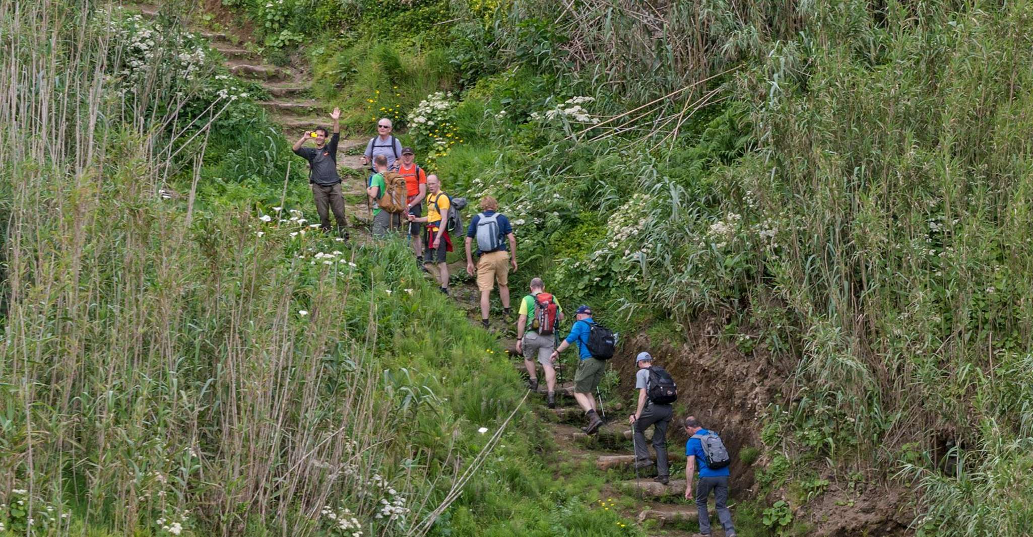 Randonner autour des lacs de cratère volcaniques