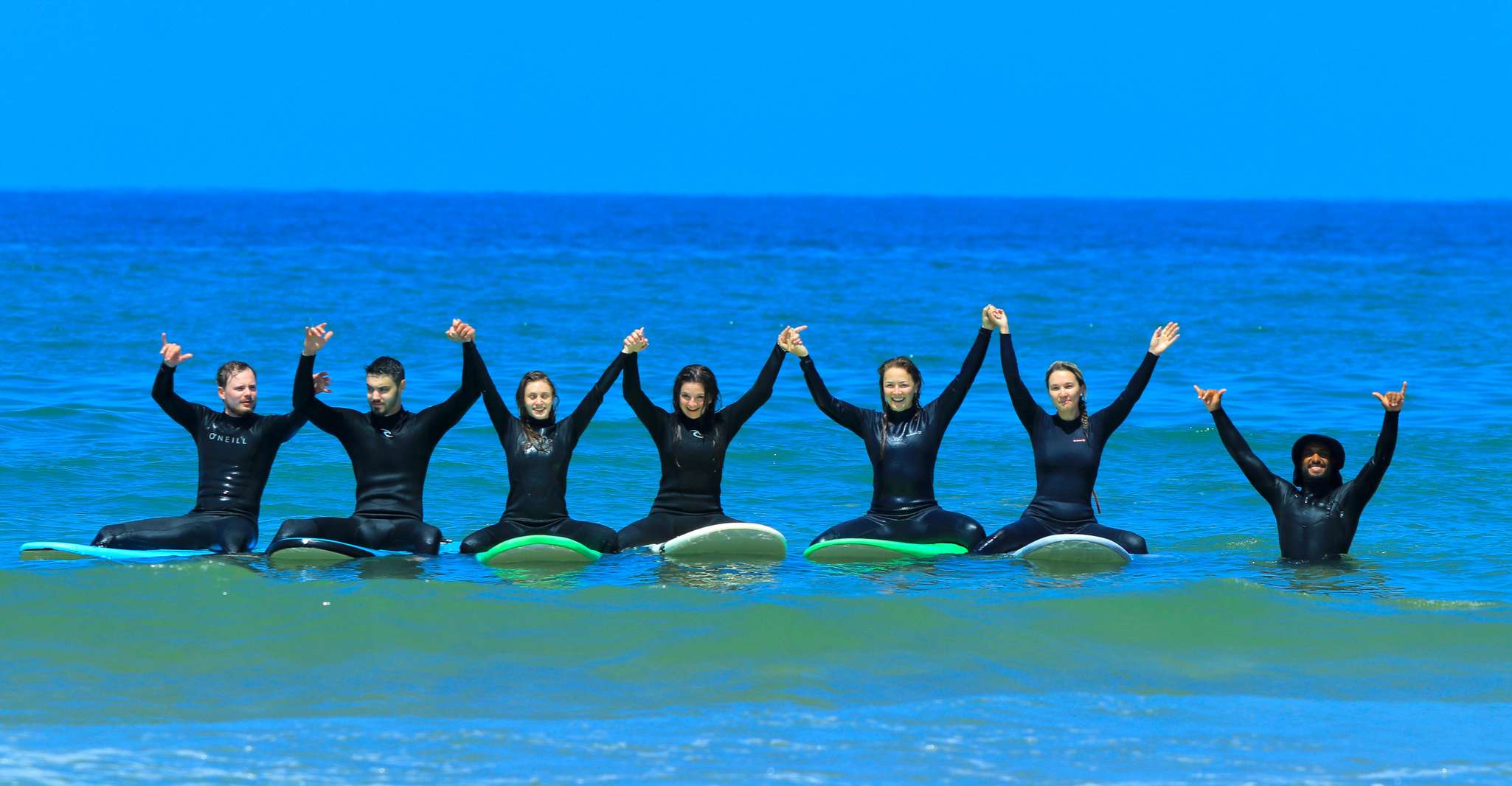 Prendre des cours de surf sur l'Atlantique