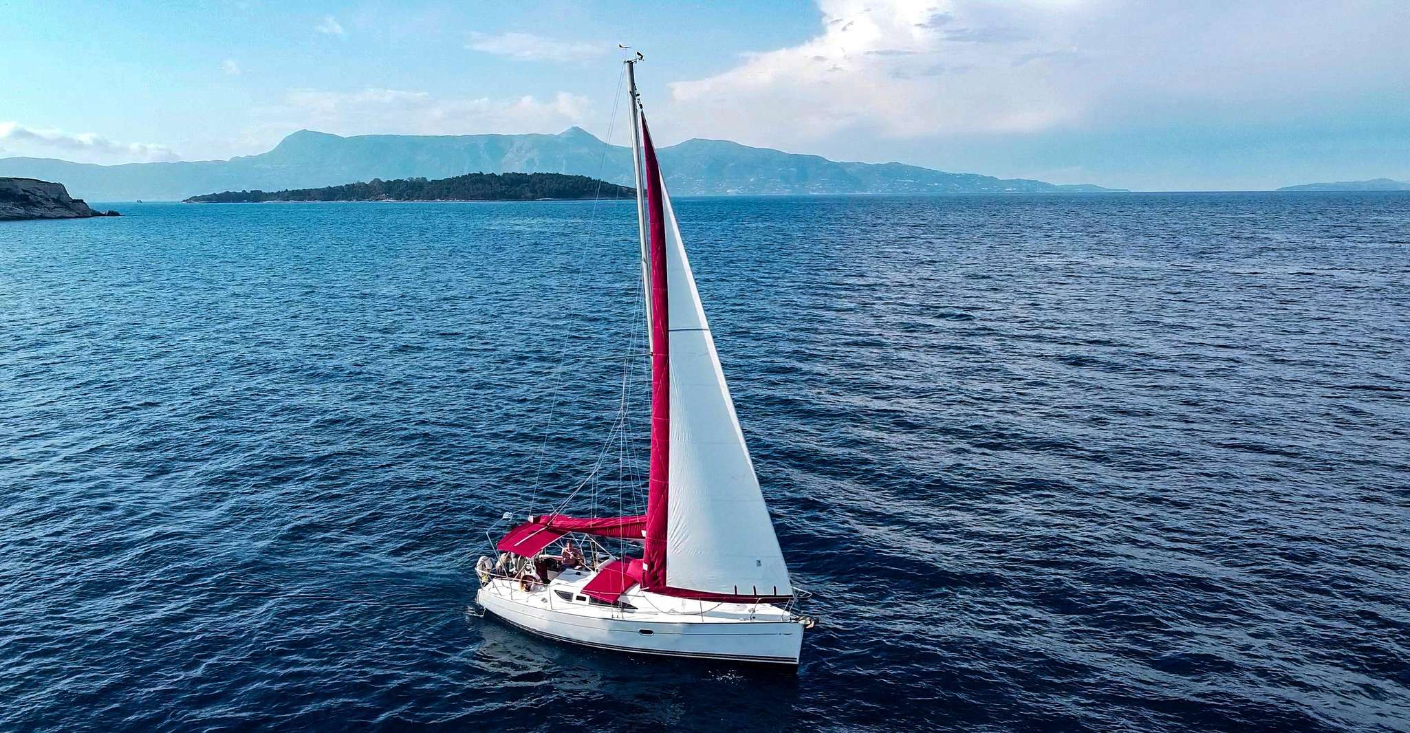 Naviguer en catamaran autour de l'île