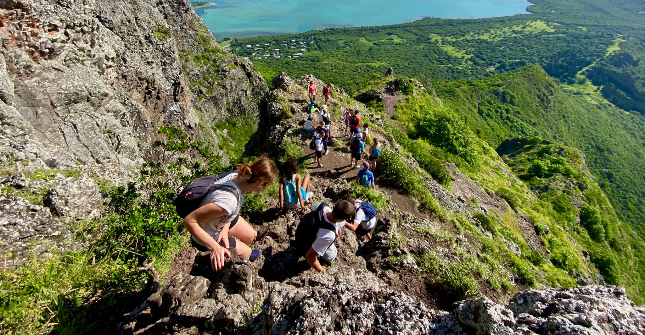 Randonner dans les paysages naturels et sentiers locaux